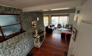 Casa En Venta. Las Condes. 4 Dormitorios y 4 Baños