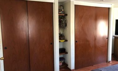 Casa En Venta. Las Condes. 4 Dormitorios y 4 Baños