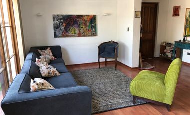 Casa En Venta. Las Condes. 4 Dormitorios y 4 Baños