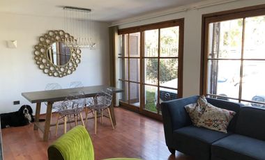 Casa En Venta. Las Condes. 4 Dormitorios y 4 Baños