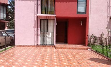 SE RENTA PRECIOSA CASA EN PRIVADA EN FRACCIONAMIENTO EL OLIMPO, TOLUCA MEXICO
