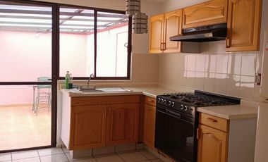 SE RENTA PRECIOSA CASA EN PRIVADA EN FRACCIONAMIENTO EL OLIMPO, TOLUCA MEXICO