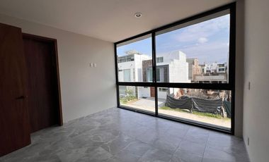 CASA EN VENTA EN VALLE IMPERIAL ZAPOPAN