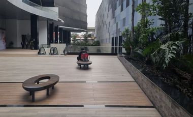 Oficina en Edificio More con Vista Parcial Al Golf