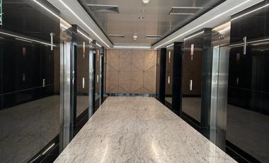 Oficina en Edificio More con Vista Parcial Al Golf