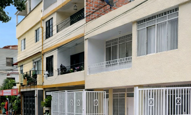 Vendo casa en Provenza, de 2 plantas independientes.