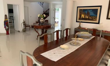 VIA SAMBORONDON, ALQUILO LINDA CASA 3 DORMITORIOS AMOBLADA