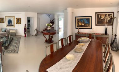 VIA SAMBORONDON, ALQUILO LINDA CASA 3 DORMITORIOS AMOBLADA