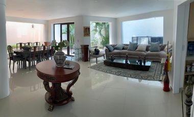 VIA SAMBORONDON, ALQUILO LINDA CASA 3 DORMITORIOS AMOBLADA