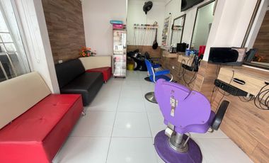 PROPIEDAD COMERCIAL EN VENTA CON DOS LOCALES Y APARTAMENTO EN LOS PATIOS