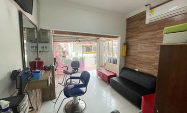 PROPIEDAD COMERCIAL EN VENTA CON DOS LOCALES Y APARTAMENTO EN LOS PATIOS