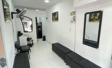 PROPIEDAD COMERCIAL EN VENTA CON DOS LOCALES Y APARTAMENTO EN LOS PATIOS