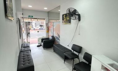 PROPIEDAD COMERCIAL EN VENTA CON DOS LOCALES Y APARTAMENTO EN LOS PATIOS