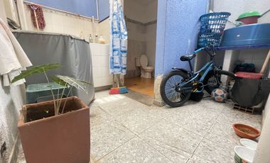 PROPIEDAD COMERCIAL EN VENTA CON DOS LOCALES Y APARTAMENTO EN LOS PATIOS