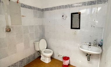 PROPIEDAD COMERCIAL EN VENTA CON DOS LOCALES Y APARTAMENTO EN LOS PATIOS