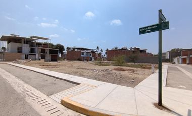 Terreno En Venta En Urbanización Las Palmeras: ¡Construye Tu Sueño!