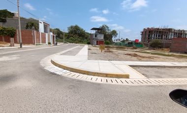 Terreno En Venta En Urbanización Las Palmeras: ¡Construye Tu Sueño!