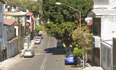 ¡¡Invierte Inteligente, Compra en Remate !! Venta de Casa en Zona de Alta Plusvalía, Col. Lomas Bulevares, Tlalnepantla, EDO MEX.