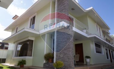 CASA DE VENTA EN LA QUINTA
