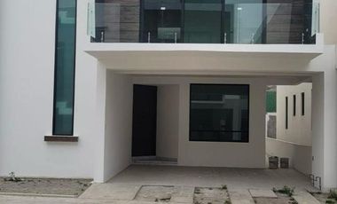 CASA EN VENTA EN METEPEC