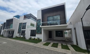 CASA EN VENTA EN METEPEC