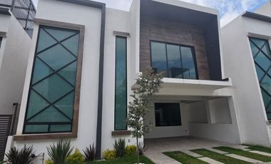 CASA EN VENTA EN METEPEC