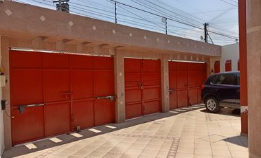 CASA EN VENTA CON ESPLENDIDO JARDIN Y CUATRO RECAMARAS CERCANA A AVE. TECNOLOGICO EN METEPEC