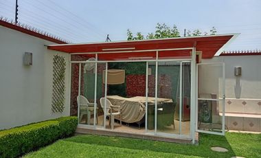 CASA EN VENTA CON ESPLENDIDO JARDIN Y CUATRO RECAMARAS CERCANA A AVE. TECNOLOGICO EN METEPEC