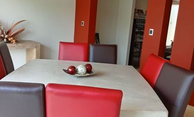CASA EN VENTA CON ESPLENDIDO JARDIN Y CUATRO RECAMARAS CERCANA A AVE. TECNOLOGICO EN METEPEC