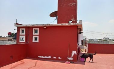 CASA EN VENTA CON ESPLENDIDO JARDIN Y CUATRO RECAMARAS CERCANA A AVE. TECNOLOGICO EN METEPEC