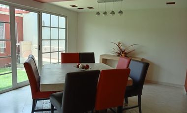 CASA EN VENTA CON ESPLENDIDO JARDIN Y CUATRO RECAMARAS CERCANA A AVE. TECNOLOGICO EN METEPEC