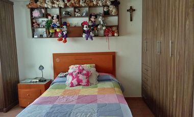 CASA EN VENTA CON ESPLENDIDO JARDIN Y CUATRO RECAMARAS CERCANA A AVE. TECNOLOGICO EN METEPEC