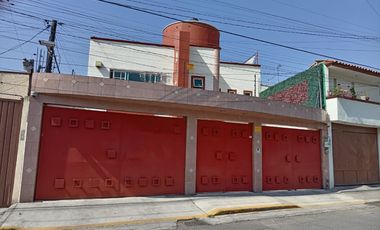 CASA EN VENTA CON ESPLENDIDO JARDIN Y CUATRO RECAMARAS CERCANA A AVE. TECNOLOGICO EN METEPEC