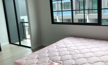 ขายถูกมาก  ราคาแบบนี้ไม่มีอีกแล้ว !! สิริ เพลส รังสิต พื้นที่ใช้สอย 93 ตร.ม. ที่ดิน 16.2 ตรว เหมาะแก่การพักอาศัย และ ปล่อยเช่าทำกำไรได้อย่างงาม !!