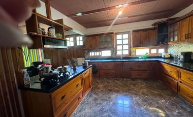 FINCA PLANA DE UNA HECTÁREA POR LA VÍA HACIA AMALFI ANTIOQUIA COLOMBIA.