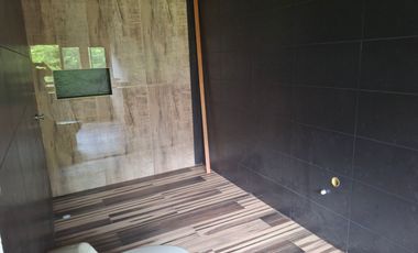 FINCA PLANA DE UNA HECTÁREA POR LA VÍA HACIA AMALFI ANTIOQUIA COLOMBIA.