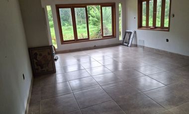 FINCA PLANA DE UNA HECTÁREA POR LA VÍA HACIA AMALFI ANTIOQUIA COLOMBIA.