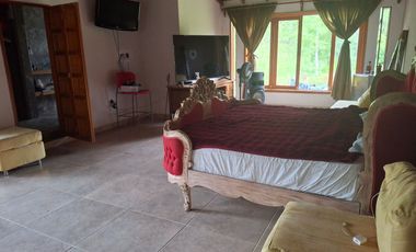 FINCA PLANA DE UNA HECTÁREA POR LA VÍA HACIA AMALFI ANTIOQUIA COLOMBIA.