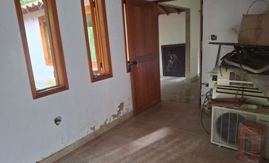 FINCA PLANA DE UNA HECTÁREA POR LA VÍA HACIA AMALFI ANTIOQUIA COLOMBIA.