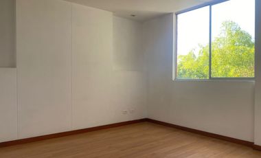 45936 Apartamento en arriendo en el sector Loma del Esmeraldal