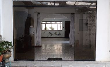VENTA CASA CHOSICA ZONA PLANA A 10 MINUTOS DE PLAZA 182M2 $98,000