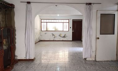 VENTA CASA CHOSICA ZONA PLANA A 10 MINUTOS DE PLAZA 182M2 $98,000