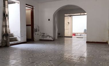 VENTA CASA CHOSICA ZONA PLANA A 10 MINUTOS DE PLAZA 182M2 $98,000