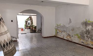 VENTA CASA CHOSICA ZONA PLANA A 10 MINUTOS DE PLAZA 182M2 $98,000