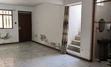 VENTA CASA CHOSICA ZONA PLANA A 10 MINUTOS DE PLAZA 182M2 $98,000