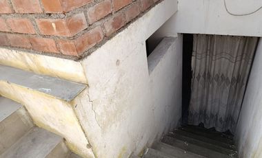 VENTA CASA CHOSICA ZONA PLANA A 10 MINUTOS DE PLAZA 182M2 $98,000