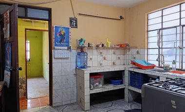 VENTA CASA CHOSICA ZONA PLANA A 10 MINUTOS DE PLAZA 182M2 $98,000