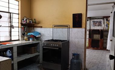 VENTA CASA CHOSICA ZONA PLANA A 10 MINUTOS DE PLAZA 182M2 $98,000