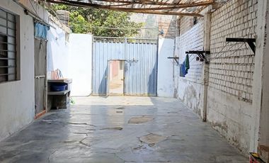 VENTA CASA CHOSICA ZONA PLANA A 10 MINUTOS DE PLAZA 182M2 $98,000