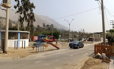 VENTA CASA CHOSICA ZONA PLANA A 10 MINUTOS DE PLAZA 182M2 $98,000